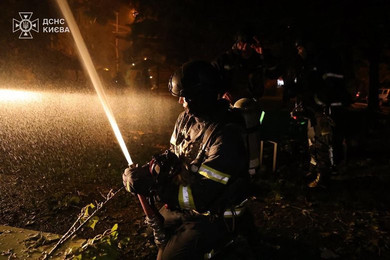 Росія вночі масовано атакувала Україну дронами та ракетами: є загиблі й десятки поранених