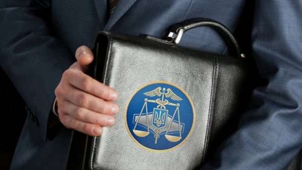 Заступник начальника ДПС у Черкаській області Віталій Третяк володіє квартирами, користується чужими авто та має сімейні заощадження у криптовалюті