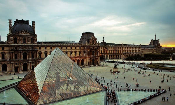У Парижі пограбували Лувр: музей закрили, триває розслідування