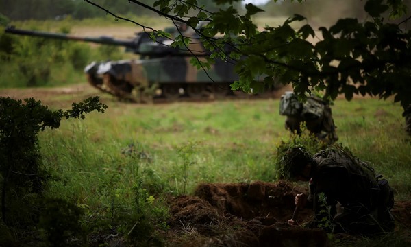 Поляки массово учатся выживать: растет спрос на военные курсы из-за угрозы со стороны России