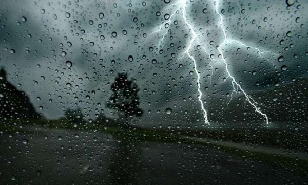 Погода в Украине 5 октября: дожди, грозы и мокрый снег в Карпатах