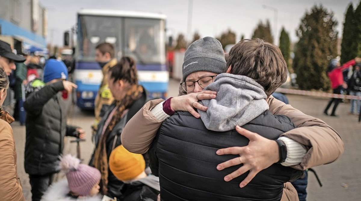 После разрешения выезда мужчин 18–22 лет поток украинцев в Германию вырос в 10 раз — WELT