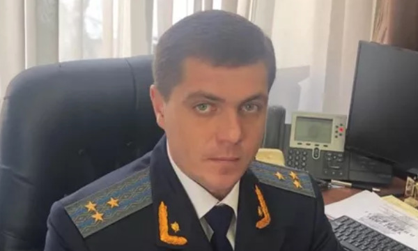 Mercedes и Lexus вне декларации: заместитель прокурора Днепропетровщины Руслан Вахитов в тылу войны имеет более 5 млн грн и 805 м² земли