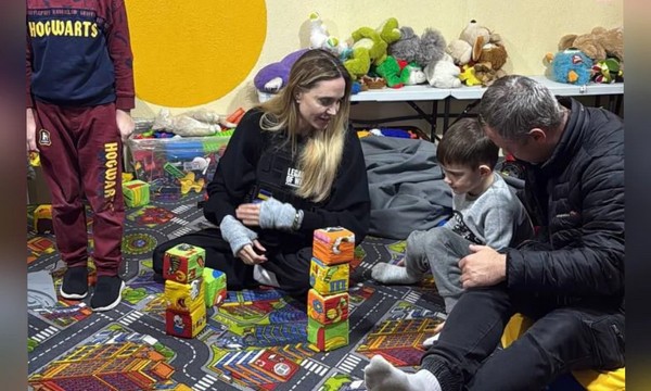 Анджеліна Джолі приїхала до прифронтового Херсона — ЗМІ