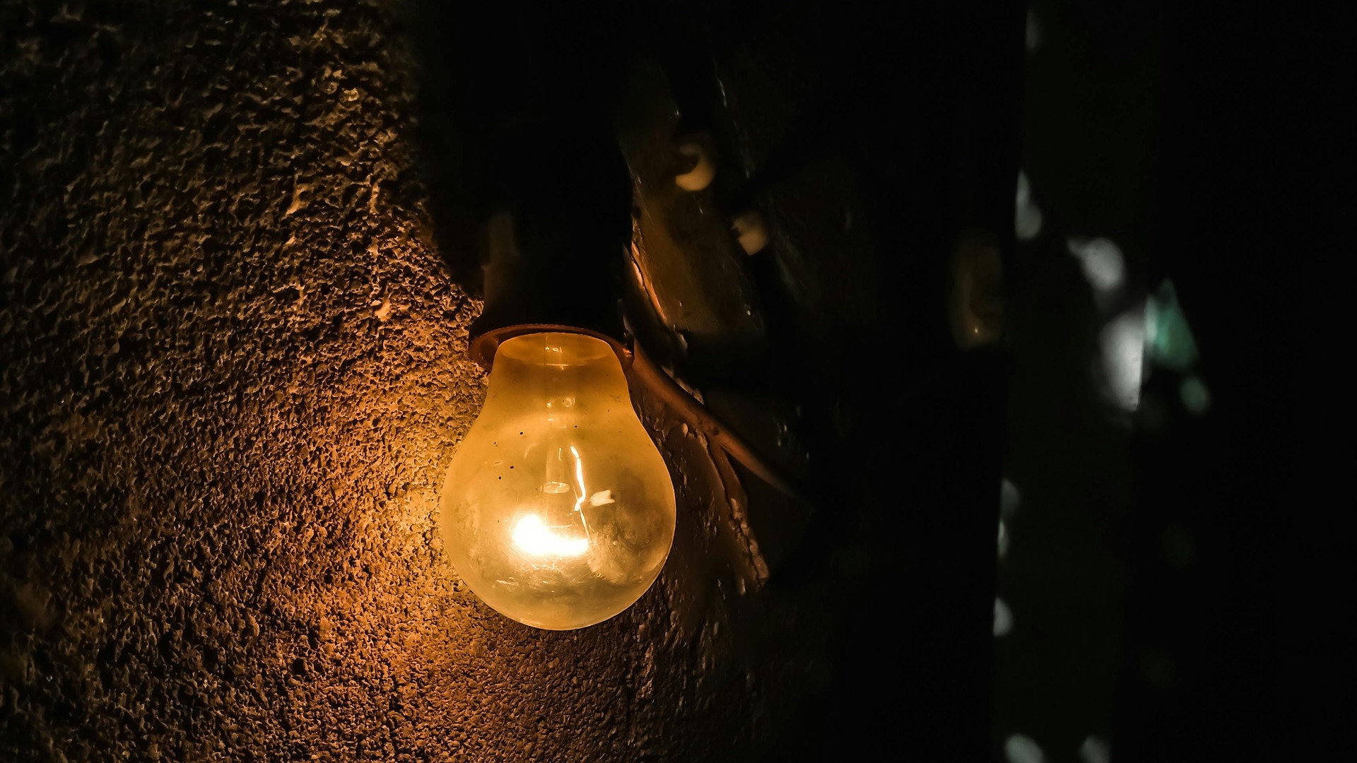 "Укрэнерго" допускает улучшение графиков отключений: ситуация может измениться на положительную