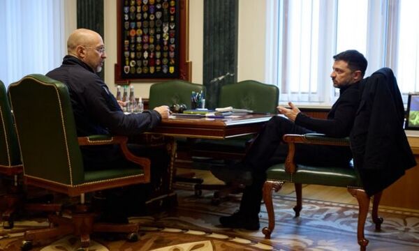 Зеленський доручив міністру оборони оновити план оборони України