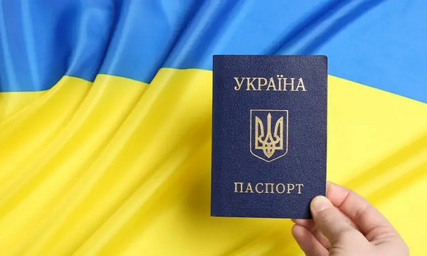 Чому в РНБО не зазначили українське громадянство Міндіча і Цукермана: пояснення ОП