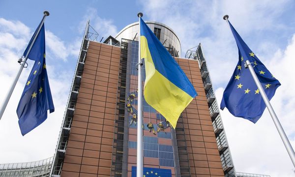 Еврокомиссия предложила три варианта финансирования Украины на 2026-27 годы