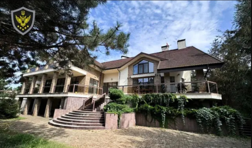 "Плівки Міндіча": будинок ексміністра Галущенка залишився без управителя