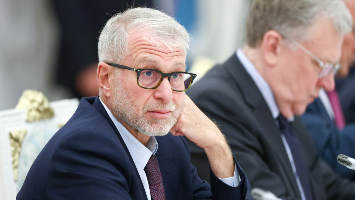 Британія дає Абрамовичу «останній шанс» передати Україні £2,5 млрд за продаж «Челсі»