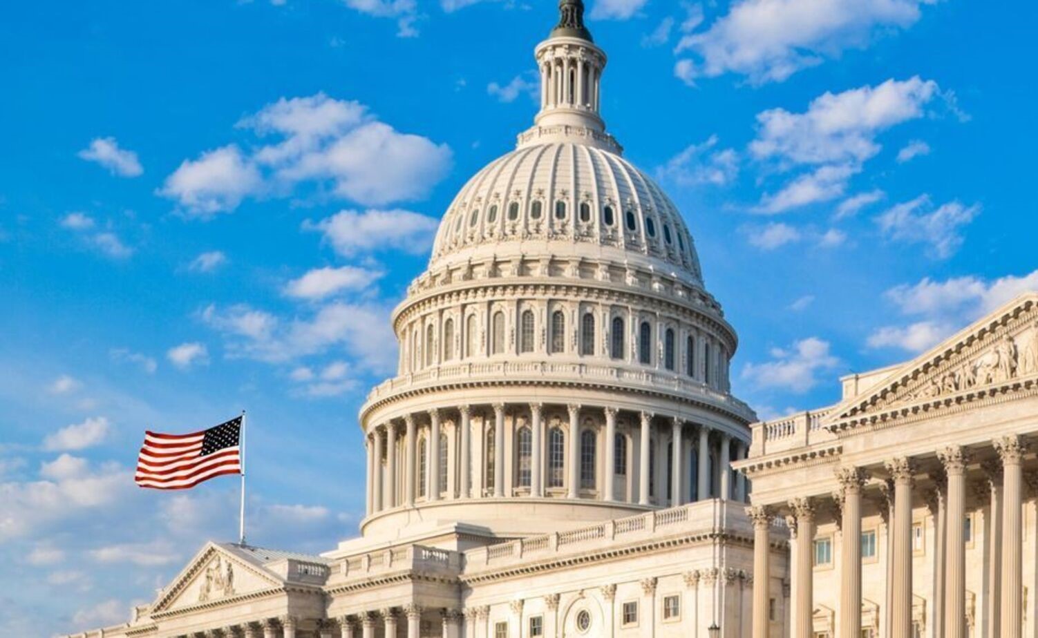 Сенат США одобрил оборонный закон на $901 млрд: $800 млн предусмотрели на оружие для Украины