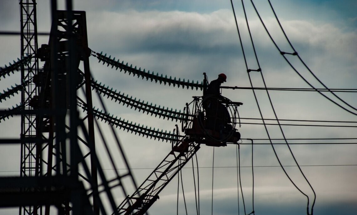 В Україні запровадили аварійні відключення світла в окремих регіонах: що відомо