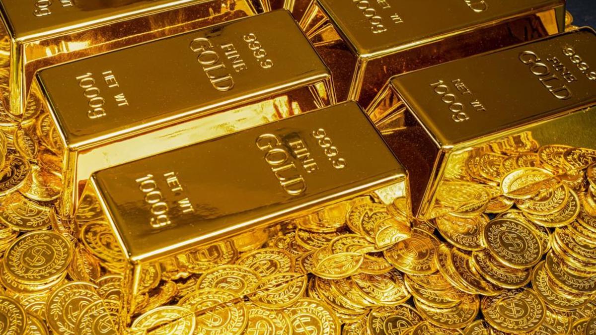 Цена золота приблизилась к $5600 за унцию: металл продолжает обновлять рекорды