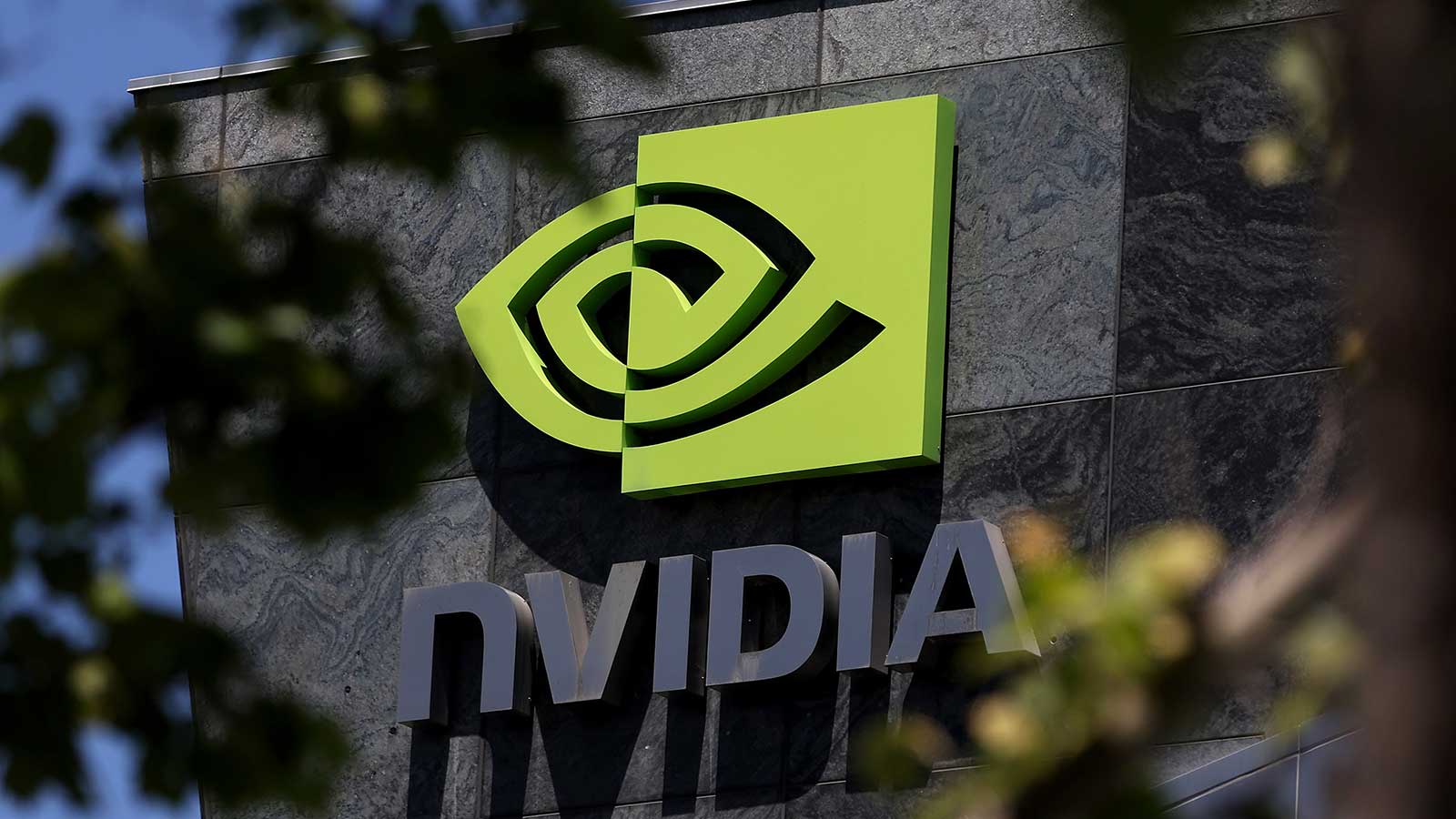 Nvidia запускает в производство новое поколение чипов для ИИ: в пять раз мощнее предыдущих