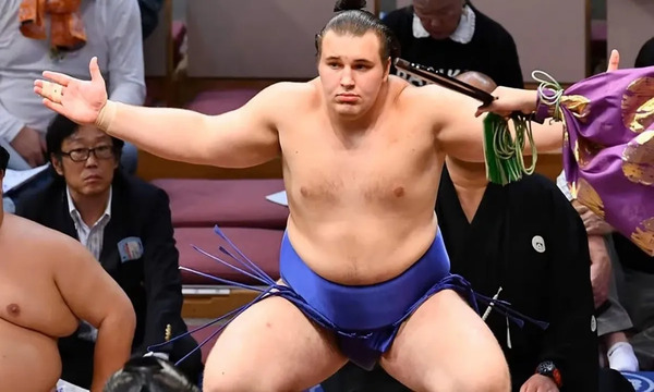 Українець Аонішікі вдруге поспіль виграв Кубок Імператора з сумо