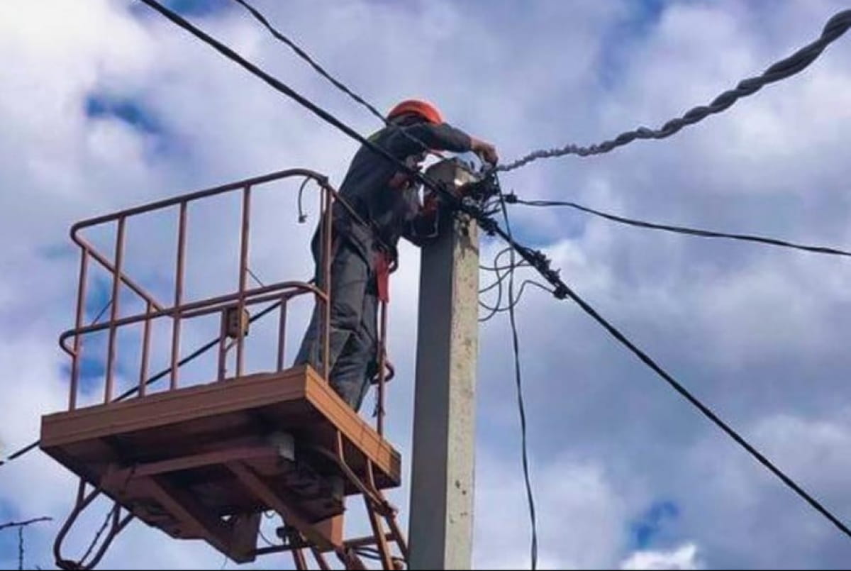 В Україні знеструмлені п’ять областей та Київ, у регіонах вводять аварійні відключення