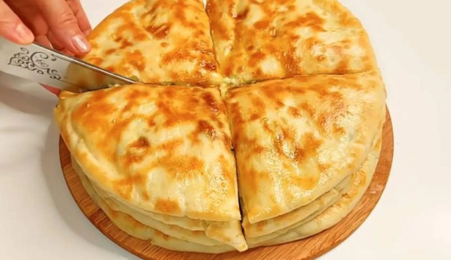 Простые лепешки из сыра и картофеля на сковороде: рецепт