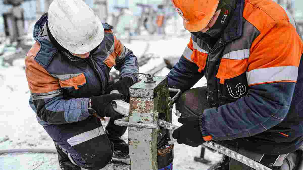 Кабмин ввел премию 200 тысяч гривен для энергетиков: кто сможет получить государственное отличие