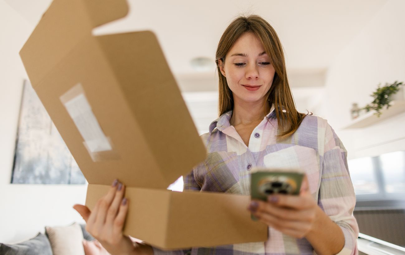 82% українців проти ПДВ на міжнародні посилки: кожен третій отримує відправлення до 50 євро