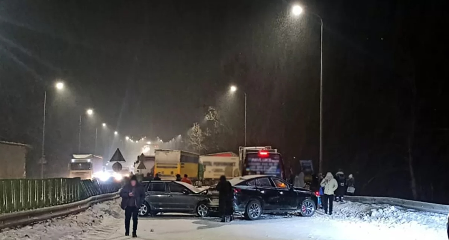 Понад тисяча ДТП за добу: поліція попереджає про різке зростання аварій на дорогах