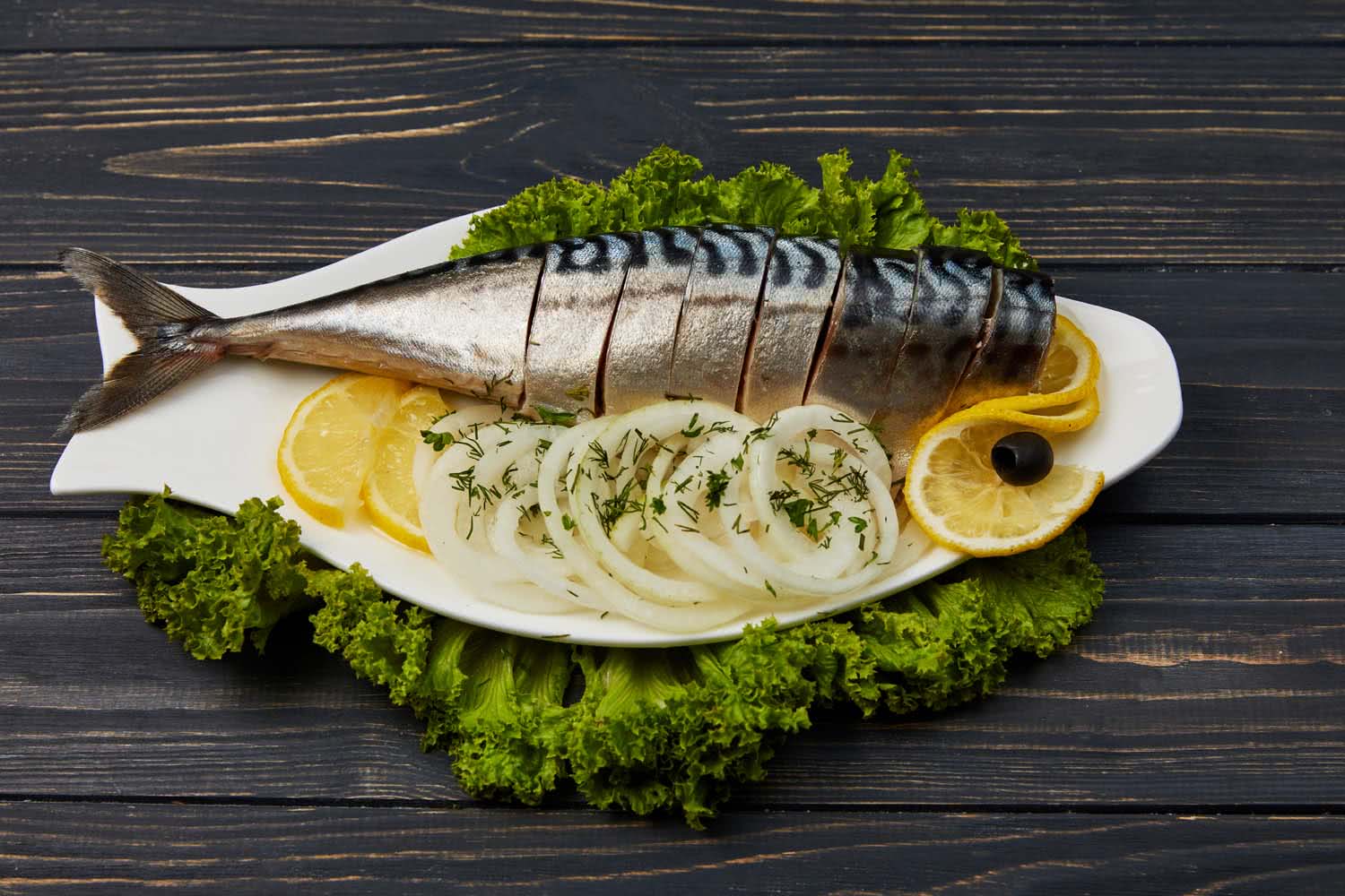 Маринованная скумбрия за 7 минут: быстрый рецепт