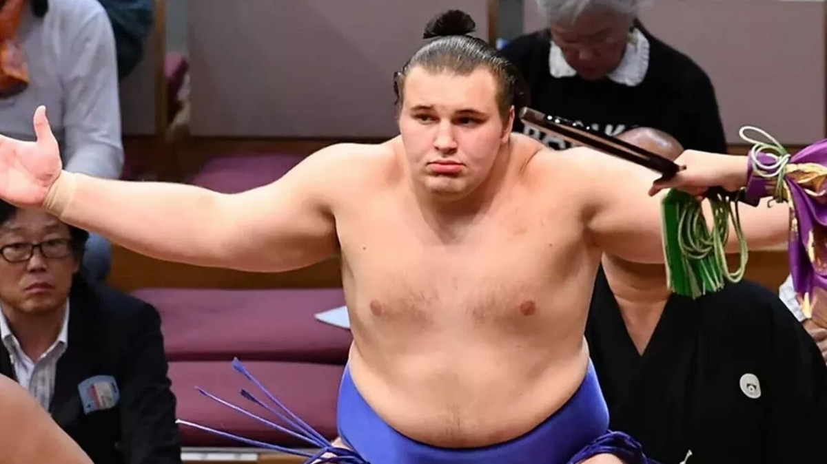 Українські сумоїсти втратили позиції на Haru Basho