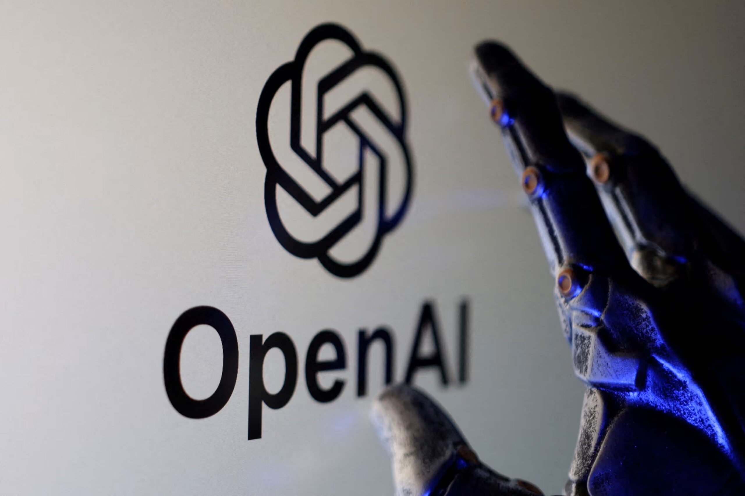 OpenAI готовит "суперприложение": объединит ChatGPT, Codex и браузер Atlas