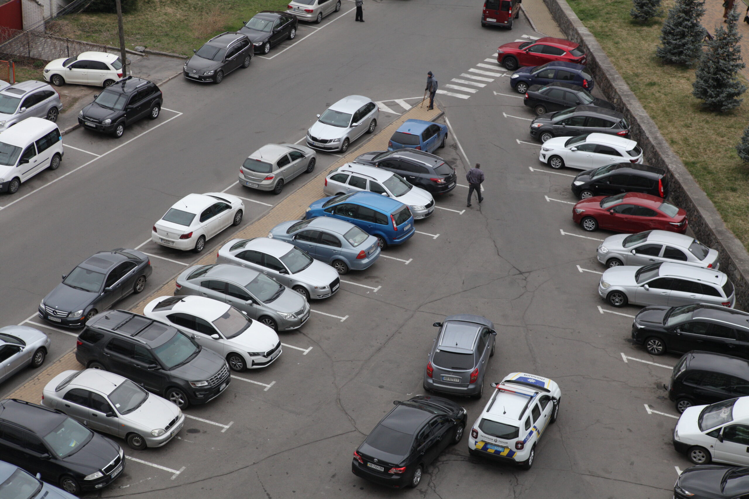 В Украине запустили штрафы за парковку в «Дії»: список городов