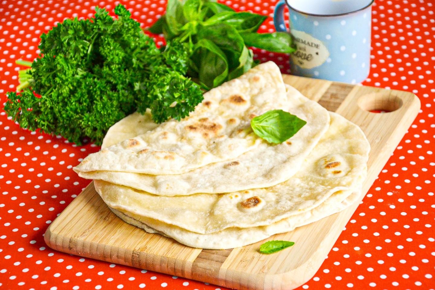 Домашній лаваш на сковороді: рецепт із чотирьох інгредієнтів