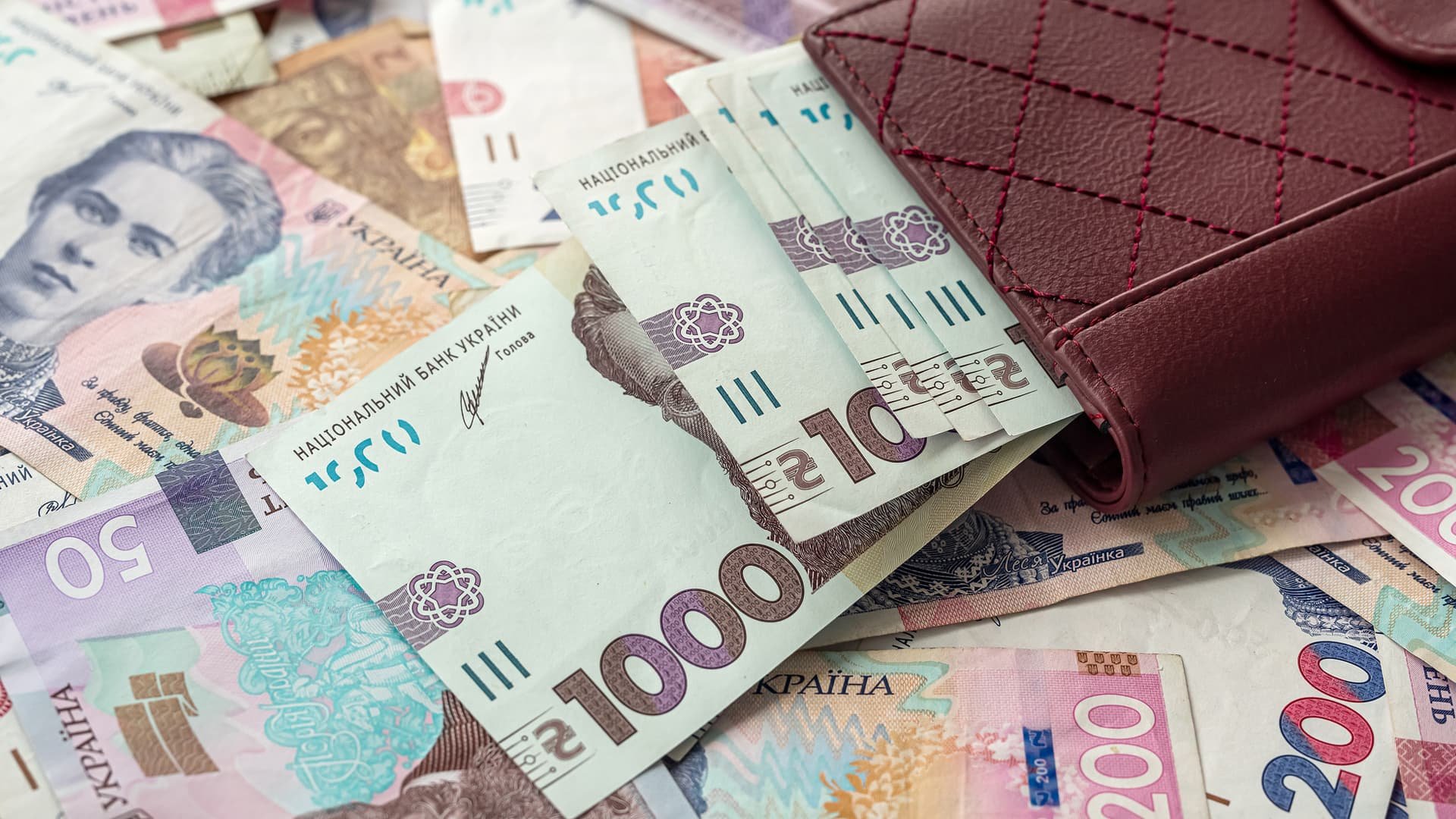 Почему в Украине задерживают социальные выплаты в 2026 году: объяснения правительства и данные Пенсионного фонда