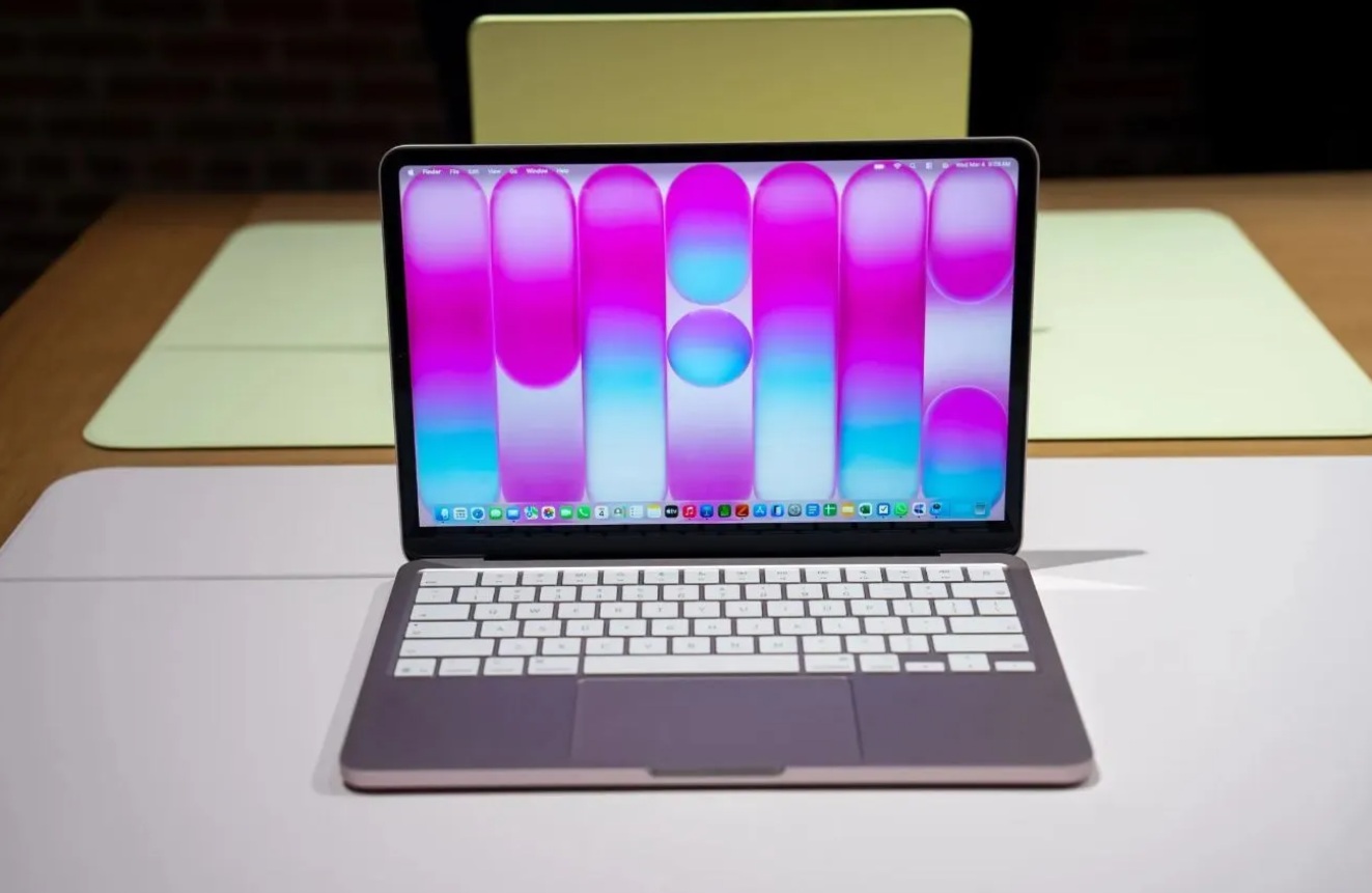 MacBook Neo. Фото: The Verge