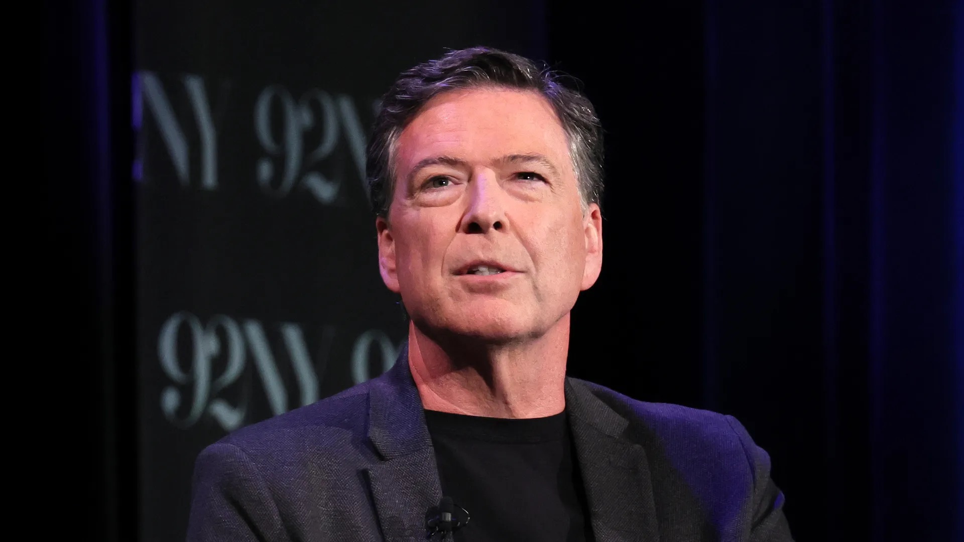 Ексдиректор ФБР Джеймс Комі отримав обвинувачення через фото з «8647»: у США говорять про погрозу Трампу