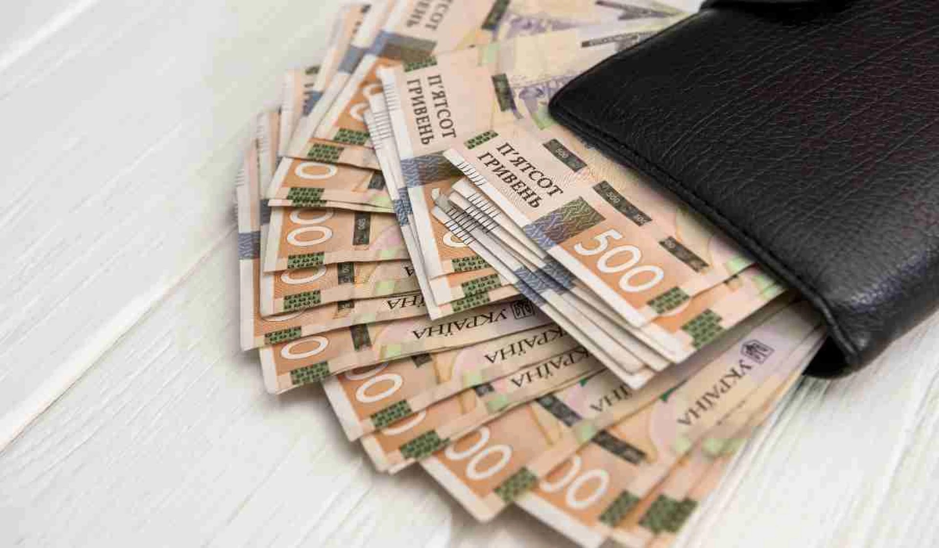 5 млн грн за голос: СМИ заявили о возможных договоренностях по налоговым законопроектам в Раде