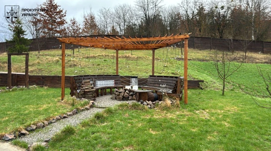 Заповідні гектари у «Конча-Заспі»: як екснардеп-зрадник Деркач привласнив землю на сотні мільйонів