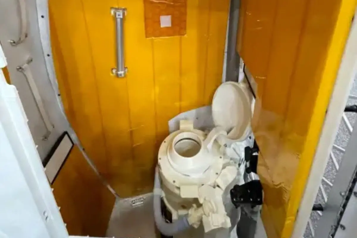 Побутові виклики на шляху до Місяця: екіпаж місії Artemis II залишився без туалету