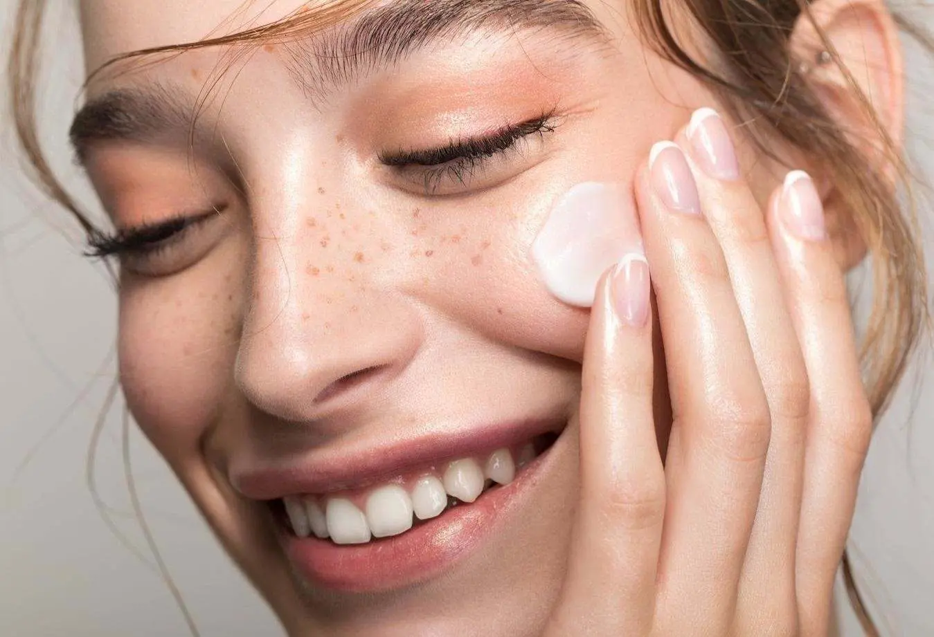 6 продуктів, які пришвидшують старіння шкіри: що варто обмежити в раціоні