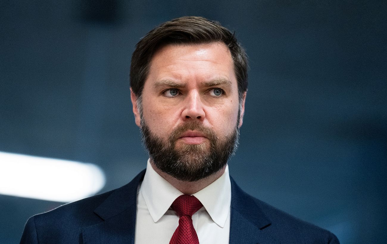 Вице-президент США Джей Ди Венс обвинил Украину в перекрытии "Дружбы" и вмешательстве в выборы в Венгрии