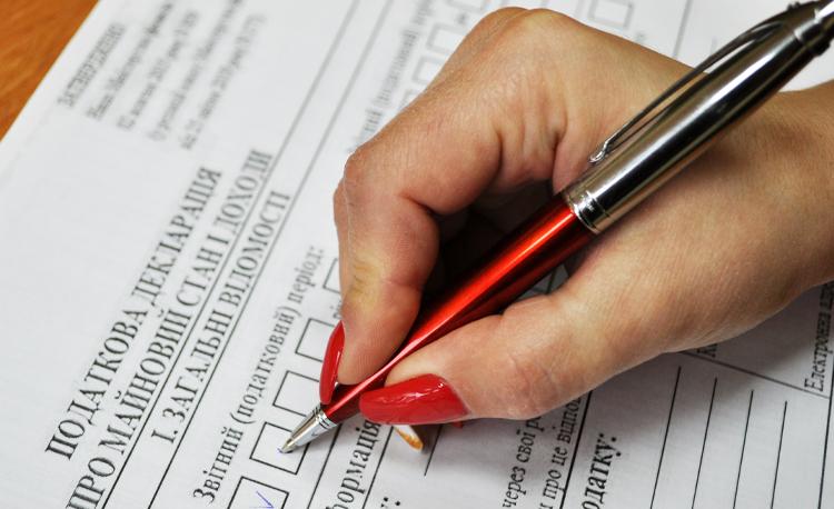 Жена чиновника Пенсионного фонда в Одесской области приобрела 8 земельных участков за год — СМИ