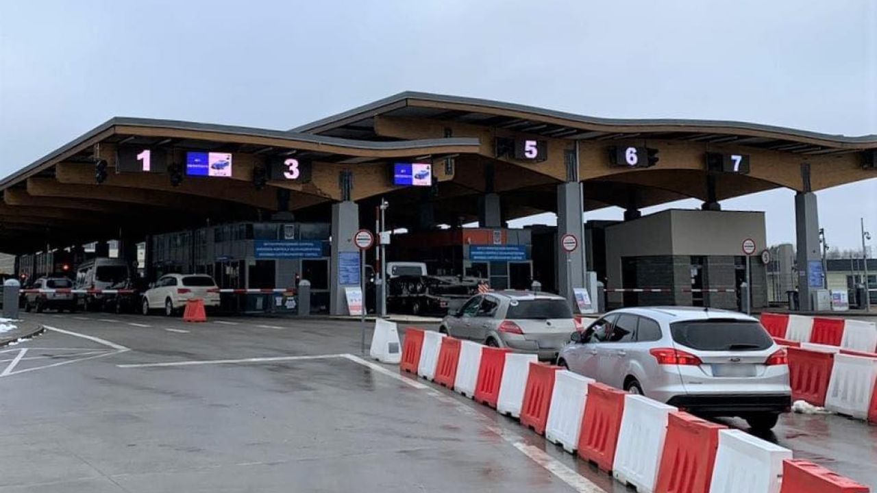 С 10 апреля ЕС меняет правила въезда: что нужно знать украинцам о системе EES