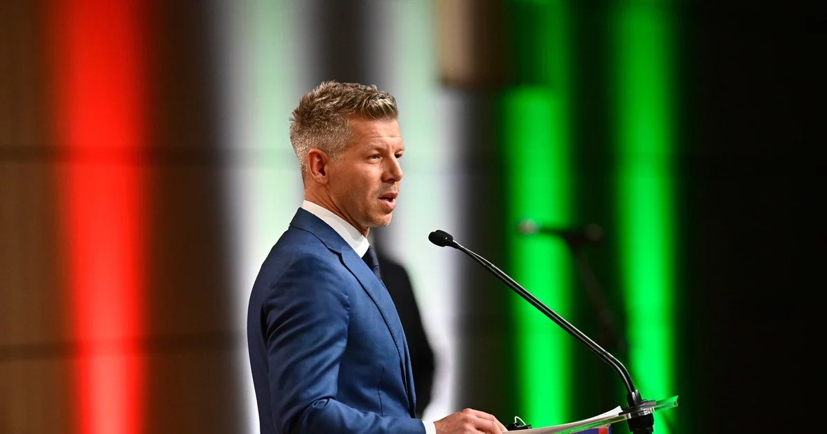 Петер Мадяр заявив, що Угорщина не постачатиме зброю та техніку Україні