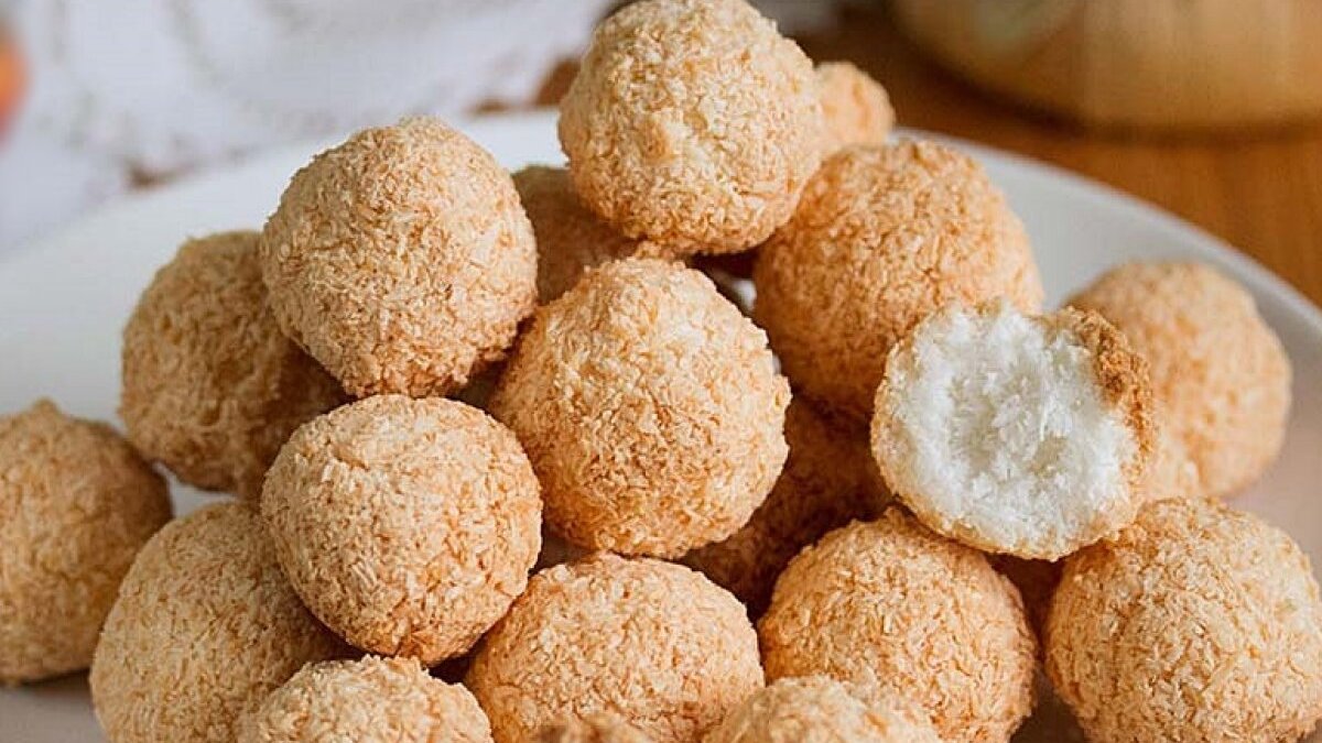 Лимонно-кокосові кульки з маком: десерт без випікання за 10 хвилин