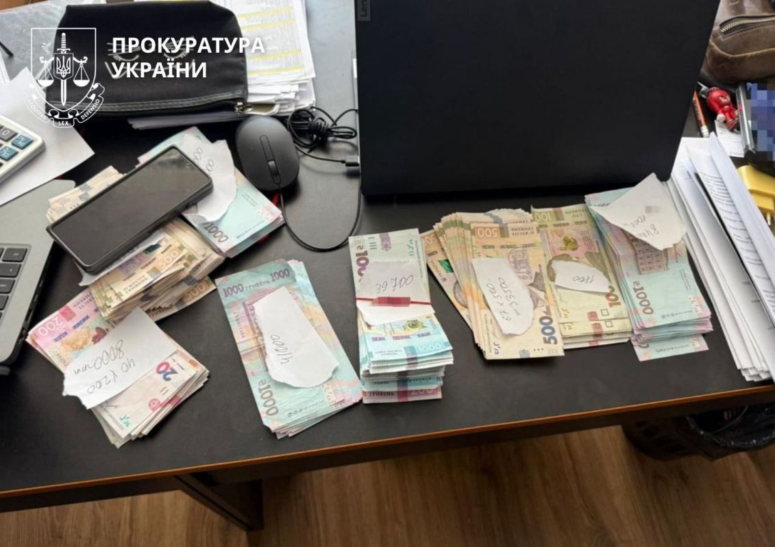 Посадовців армійського корпусу підозрюють у поборах із військових: вимагали гроші за "бойові" виплати