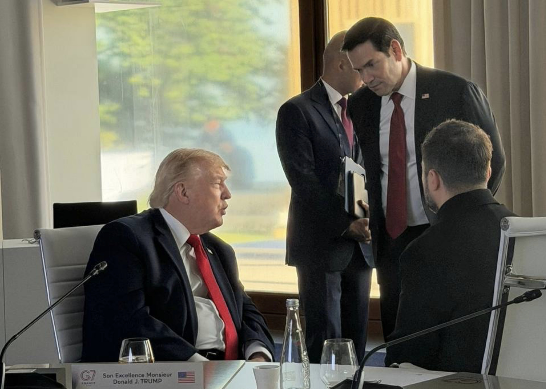 Зеленський розповів, про що говорив з Трампом на саміті G7