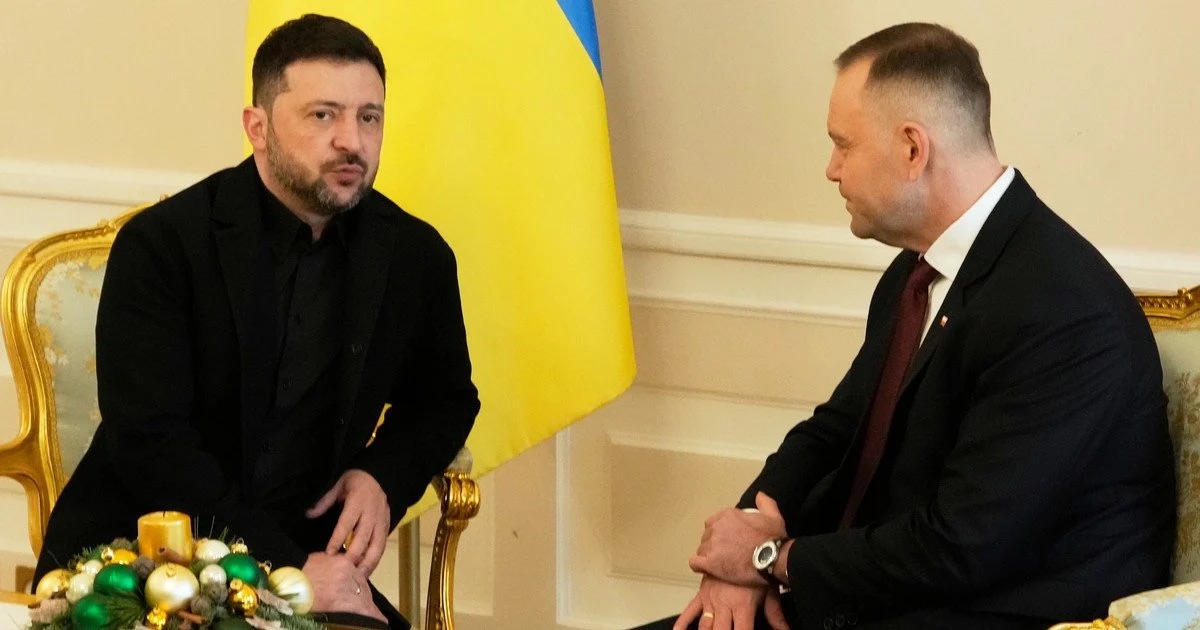 Зеленский и Навроцкий провели переговоры на саммите НАТО: заявил президент Польши об исторических вопросах