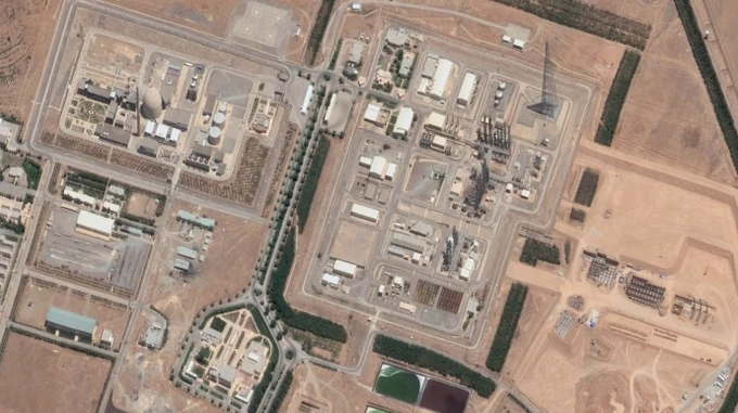 Иран восстанавливает ядерные объекты после авиаударов США и Израиля, — CNN