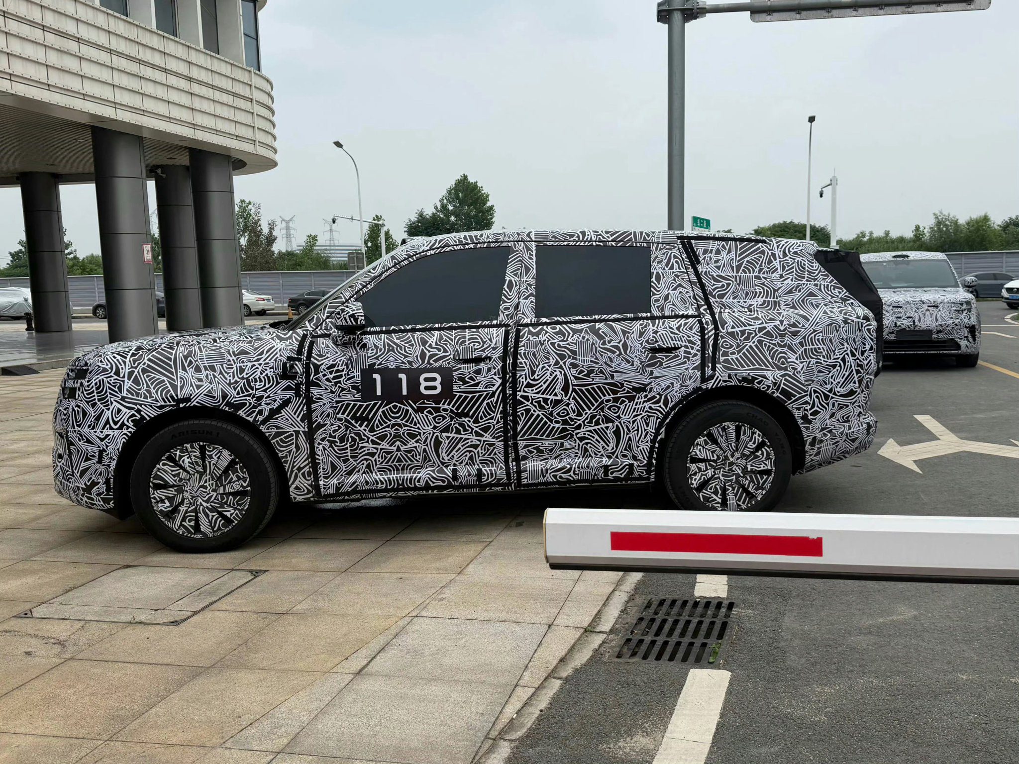 Xiaomi готує преміальний SUV із запасом ходу понад 1500 км