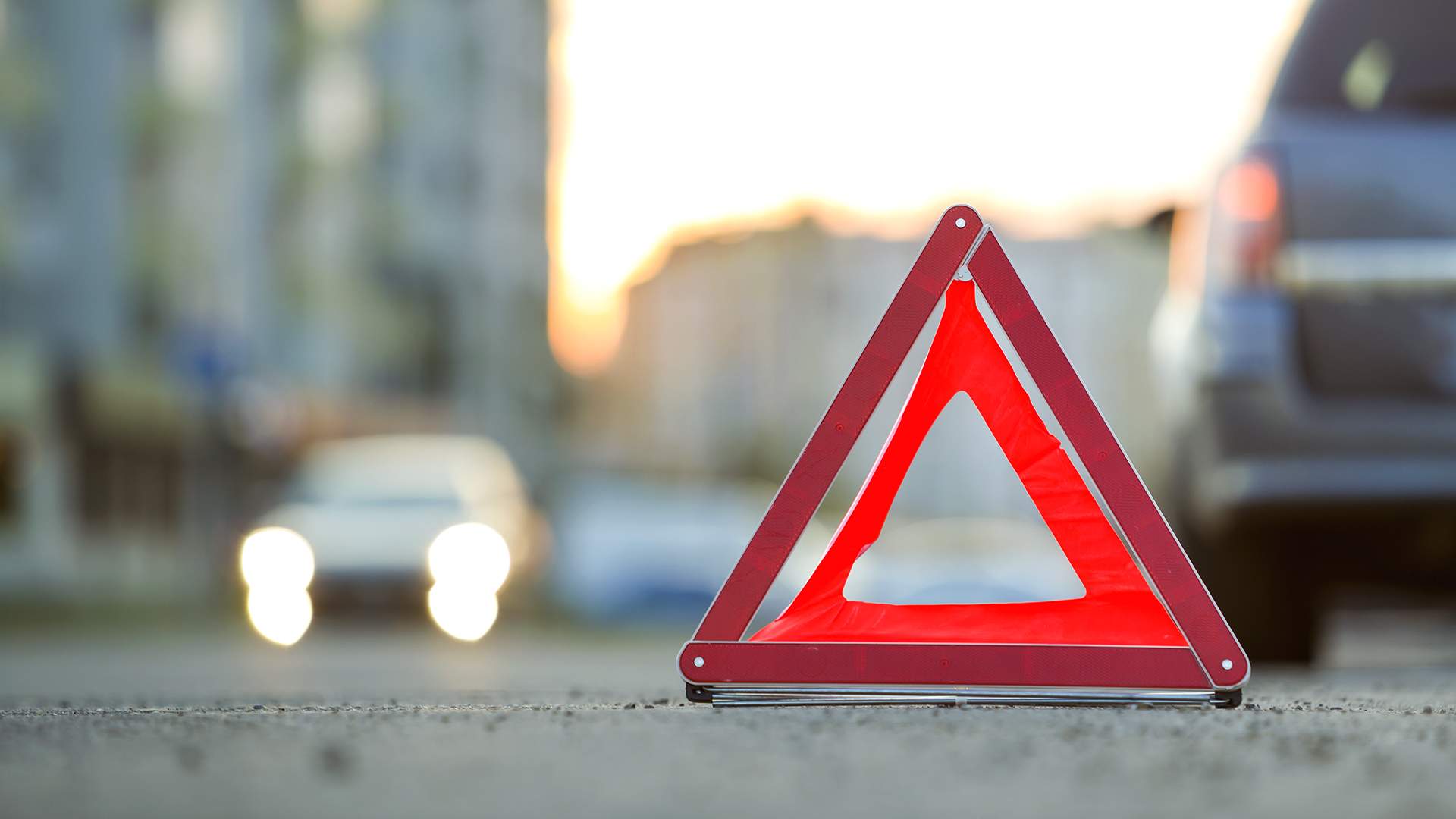 У Києві водій Infiniti протаранив близько 10 припаркованих авто (ВІДЕО)