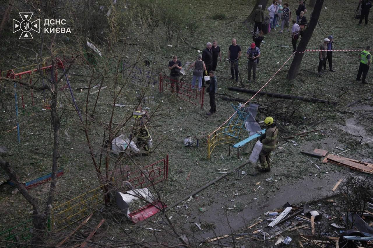 Трагедия в столице: в результате массированного баллистического удара по Киеву погибли 9 человек, десятки раненых