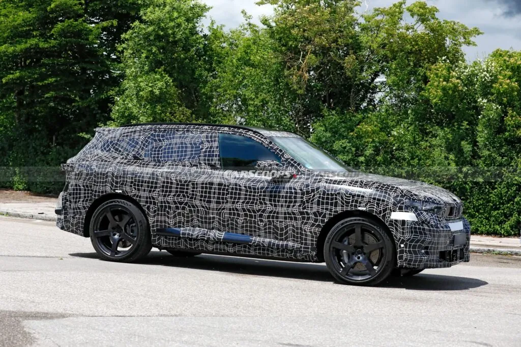 BMW готує заряджений електричний кросовер iX5 M потужністю понад 1 000 к.с.