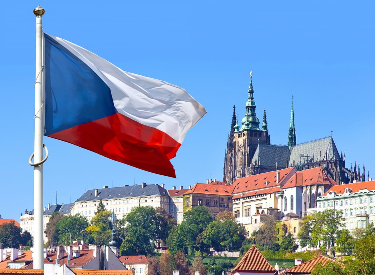 Чехія посилила правила для українців: десятки чоловіків уже втратили тимчасовий захист